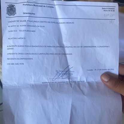 Relatório médico de Auana com CID G80, G40 e F07.8